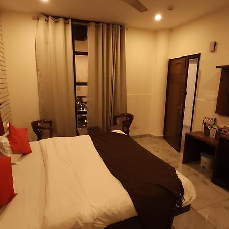Hotel Multitech Premium Chandigarh Exterior photo